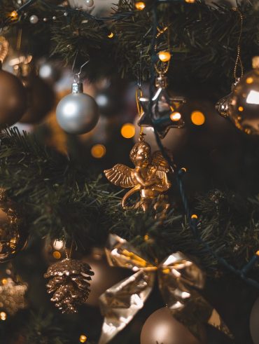 Guide ultime pour sélectionner des décorations éclatantes qui sublimeront vos sapins de Noël