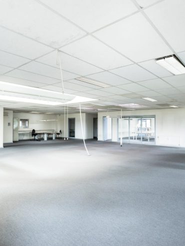 prix et conseils pratiques pour renforcer le plafond de la cave