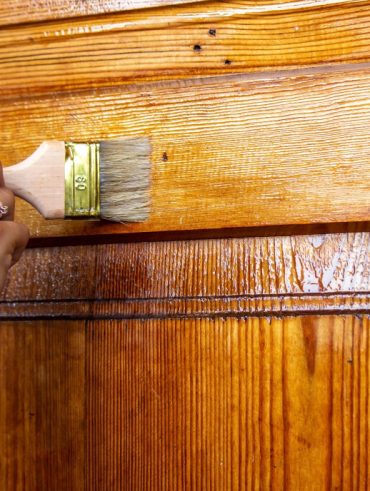 Peindre une porte en bois pour un résultat parfait