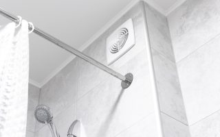 la ventilation est essentielle dans une salle de bain