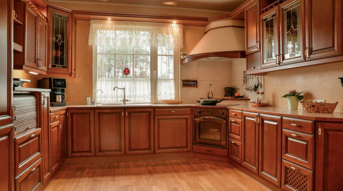 astuces et conseils pratiques pour Rénover une cuisine en bois